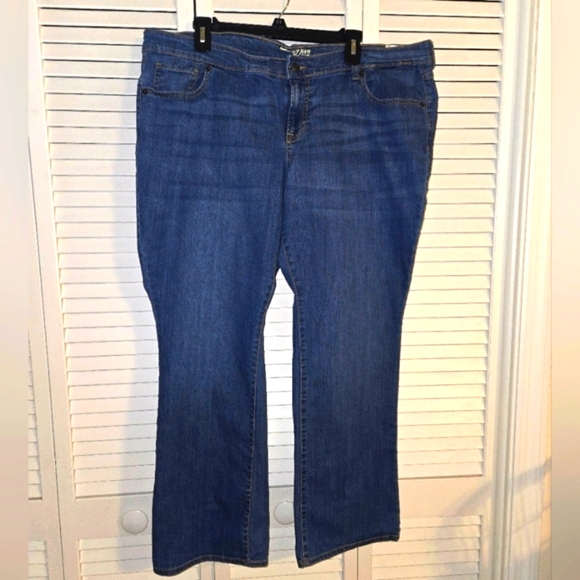 Old Navy Women's 18Short The Diva Bootcut Jeans - Picture 1 of 11